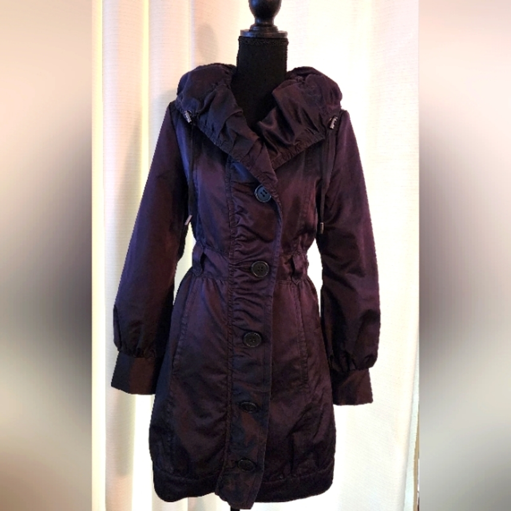 Spoom Black Trench Coat with Ruffled Collar and Satin Sheen